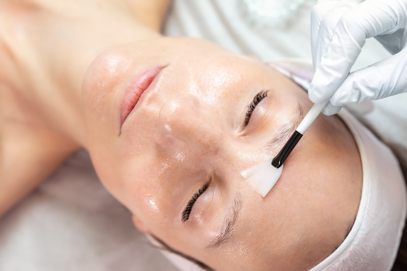 Chemical Peels vs Laser Resurfacing blog image